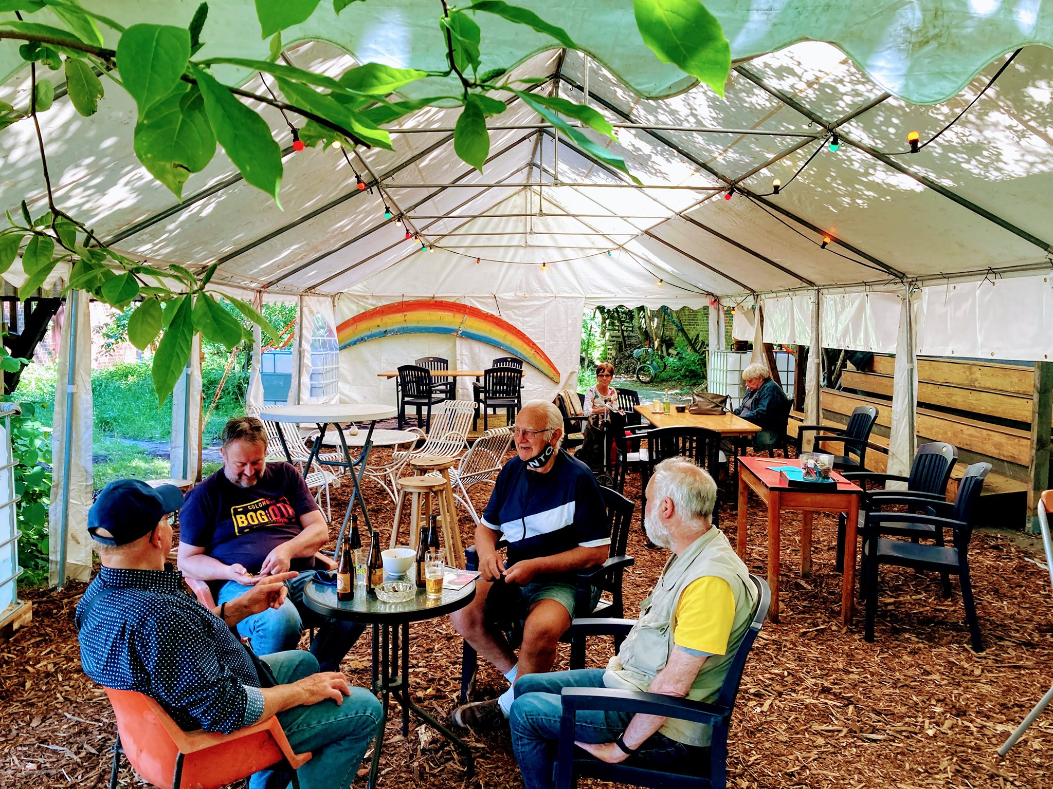 Zomerzondagen - buurtsalon in den hof